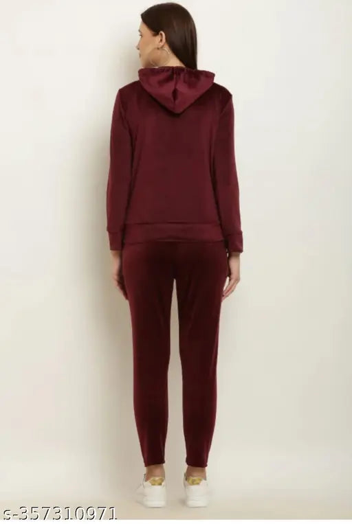 Velvet tracksuit set for women and girls, trendy active wear clothing, solid color with long sleeves, 2 pieces per set, S-L sizes, origin India
