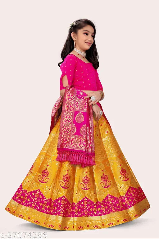 Acrylic and bamboo Kids Lehenga Choli with short sleeves, jacquard stitch & zari woven pattern. Perfect for 7-8 year olds, ideal for weddings or special occasions. Made in India