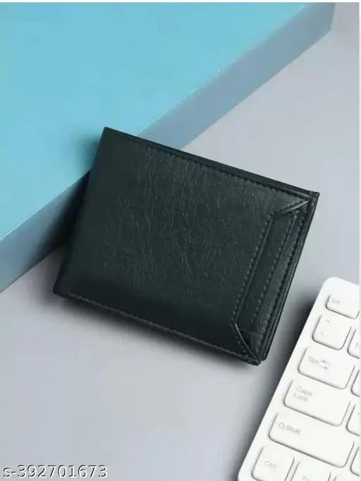 Green faux leather wallet for men's casual evenings, 8 card slots, solid pattern, travel trendy