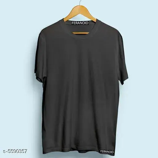 Fashionable cotton men's short-sleeved solid T-shirt, trendy apparel for casual wear, size M or L originated from India