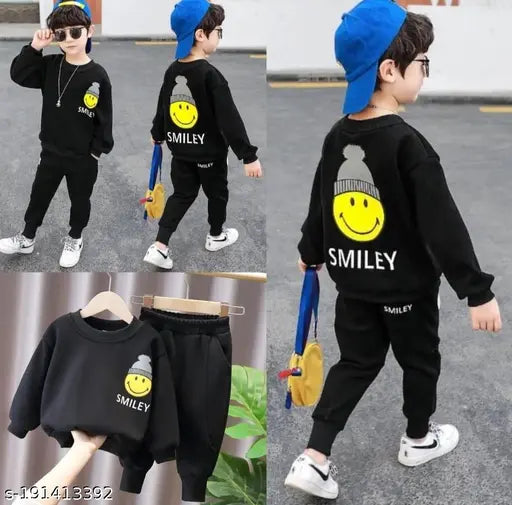 Smilley fleece sweatshirt combo in wool, long sleeves, printed with fun designs for kids aged 2-8 years. (India)