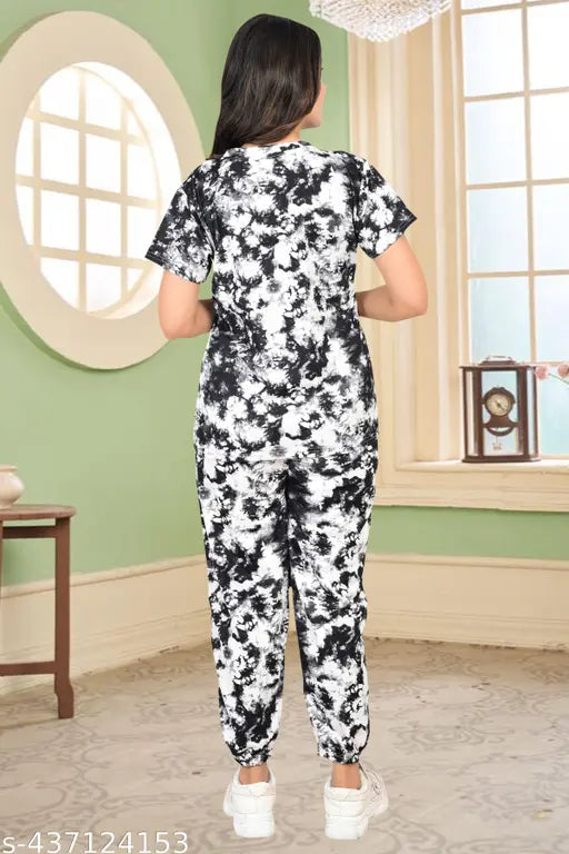 Multicolor printed nightsuit for women and girls, polycotton fabric, short sleeves, cozy and stylish nightwear collection