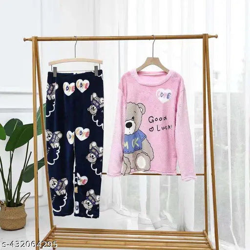 Woolen women's nightsuit, printed net, soft and breathable for comfortable sleep, ideal for lounging at home, made in India