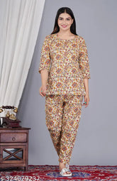 Pure cotton Lehriya print women's nightsuit top and pyjama set, three-quarter sleeves, India origin