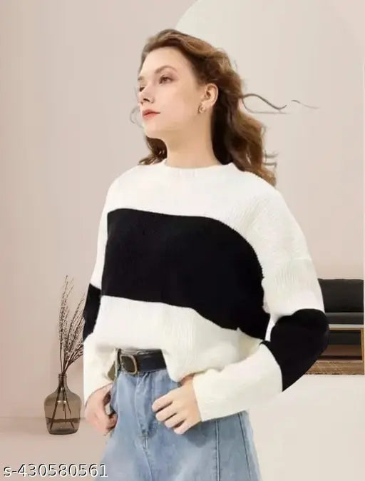 Oversized cotton t-shirt, Western wear, colorblocked pattern. Breathable blend of cotton & spandex, versatile pairing, everyday elegance