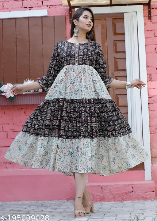 Cotton three-quarter sleeve printed combo XXL v.t fashion, vibrant Indian fashion on mannequin