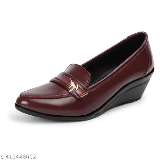 Synthetic leather, colorblocked women's slip-on bellies/ballerina shoes, comfortable and stylish for any occasion or season