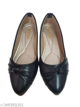 Patent leather slip-on ballerinas, BasicSteps Women Belleis in solid color, comfortable for casual wear, made in India