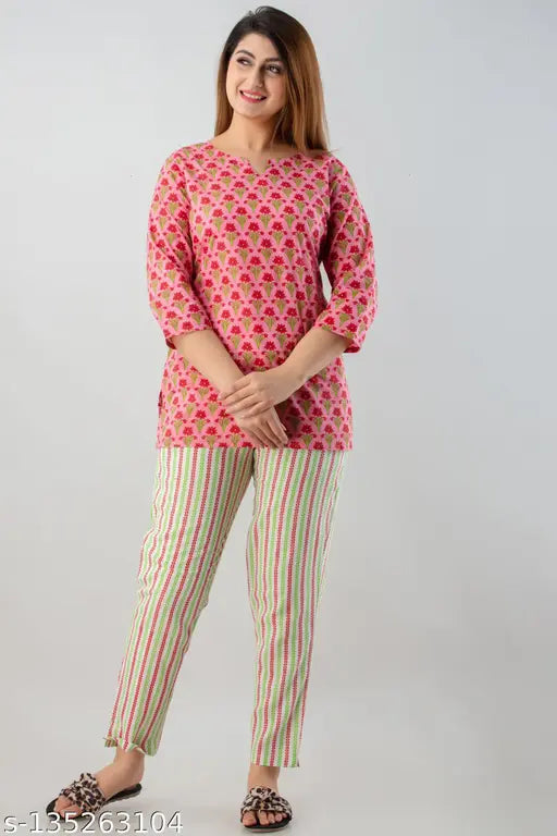 Stylish cotton night suit for women, printed pyjamas with three-quarter sleeves, size S-XXXL from India