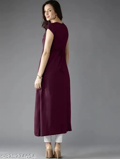 Synthetic crepe short-sleeved women's kurti, single solid color in various sizes, made in India