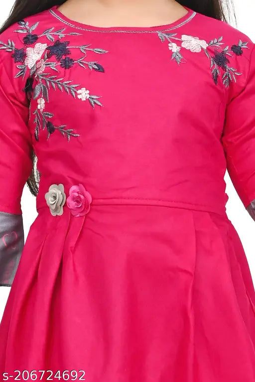 Pink rayon Sharara girls kurta set, embroidered and stylish, suitable for parties and festive wear. Perfect gift for young fashionable girls. Sizes available: 3-4 Years (21in/22in), 4-5 Years (22in/23in), 5-6 Years (23in/24in), 6-7 Years (24in/25in), 7-8 Years (25in/26in). Made in India