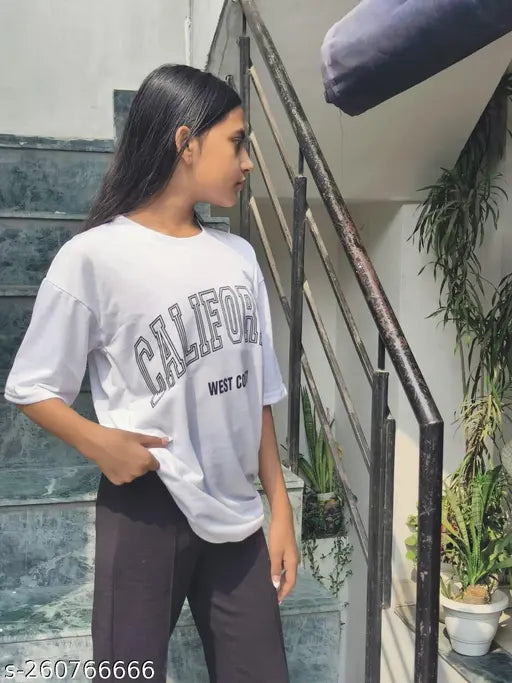 Oversized California cotton t-shirt, printed design, stylish loose fit for women and girls, short sleeves