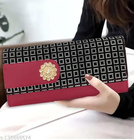 Free Size printed net PU women's clutch, 5 compartments, trendy design, easy maintenance