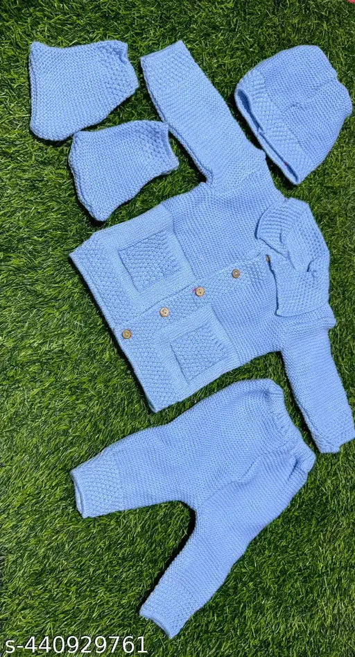 Modern wool sweater for boys, self-design in long sleeves, 0-3 Months size, India origin