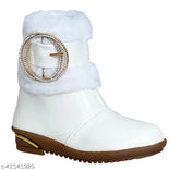 Stylish black synthetic leather boots for girls aged 18 months to 9 years, PU sole, zip fastening and back detail