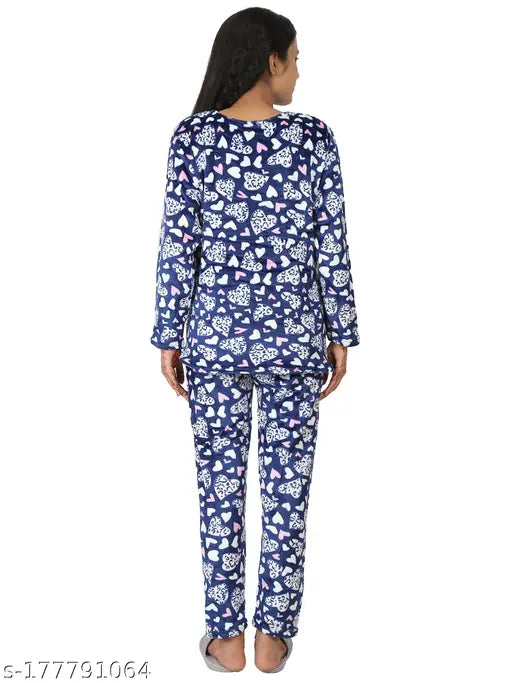 Navy blue velvet Pollo Loco all-over heart printed women's lightweight winter suit set with long sleeves and pyjama bottoms, cozy and wrinkle/shrink-free fabric