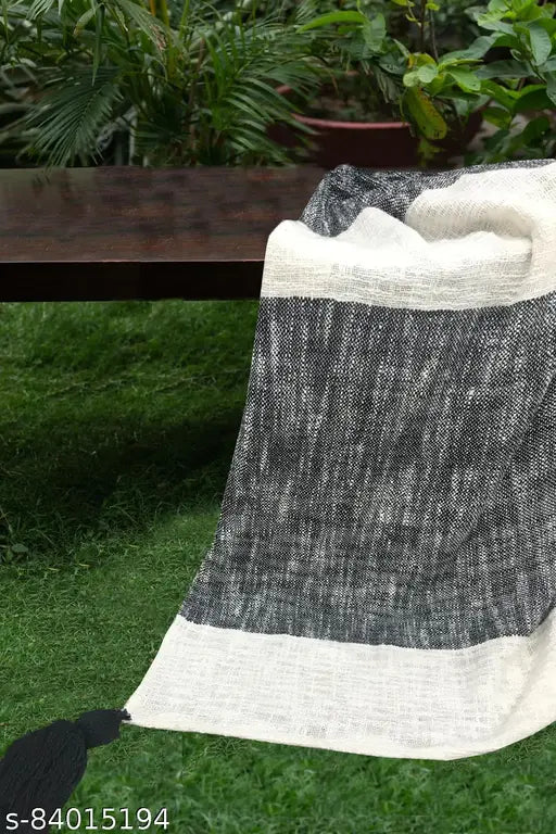 High-quality 100% cotton fashion throw (140 x 170 cm), designer-patterned, suitable for sofa or couch, versatile use as bed edge, yoga mat, picnic blanket