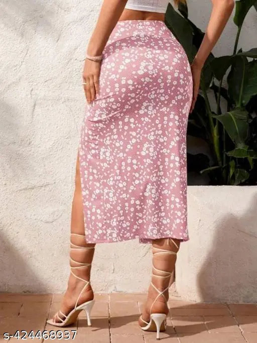 Printed polyester striped knee-length skirt for women, stylish and fashionable, available in sizes 26, 28, 30, 32 (waist 26/28/30/32, length 23/25/25/25, hip 30/32/34/36)