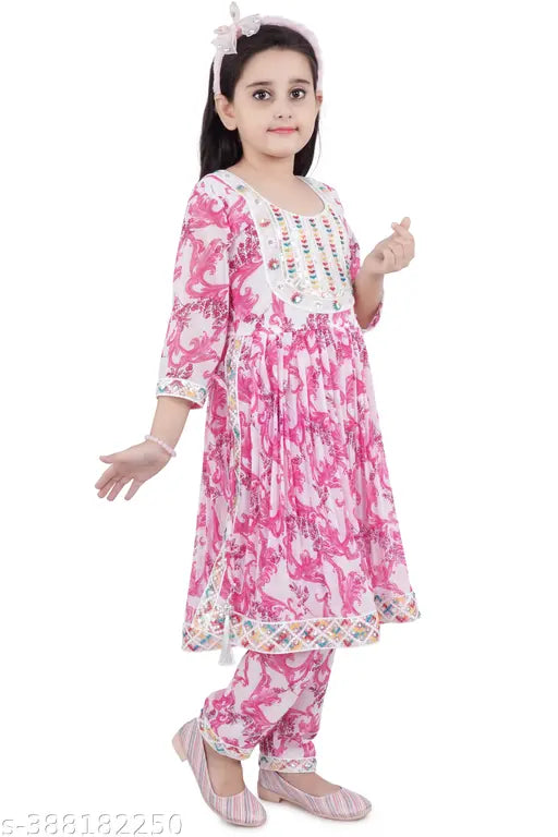 Floral print chiffon kurti pant set for girls, comfortable ethnic Indian dress and bottom set in three-quarter sleeves