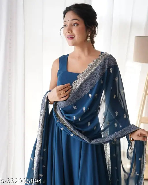 Georgette retro gown, soft fox fabric with flair, Indian embroidery and lace border, sleeveless, full-length, micro cotton inner