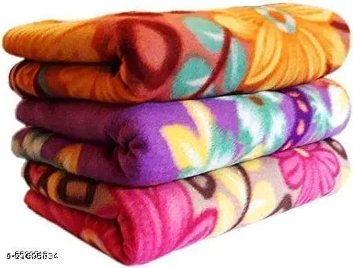 Attractive fleece blankets, 3-pack, printed with free size (60x90in), Indian origin