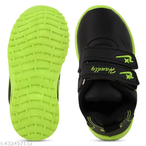 Trenszio Kids LED Shoes T101Green - Lightweight, breathable, EVA sole, Velcro fastening, ideal for toddlers' outdoor/indoor play. Battery-operated shoes with color-changing lighting effect