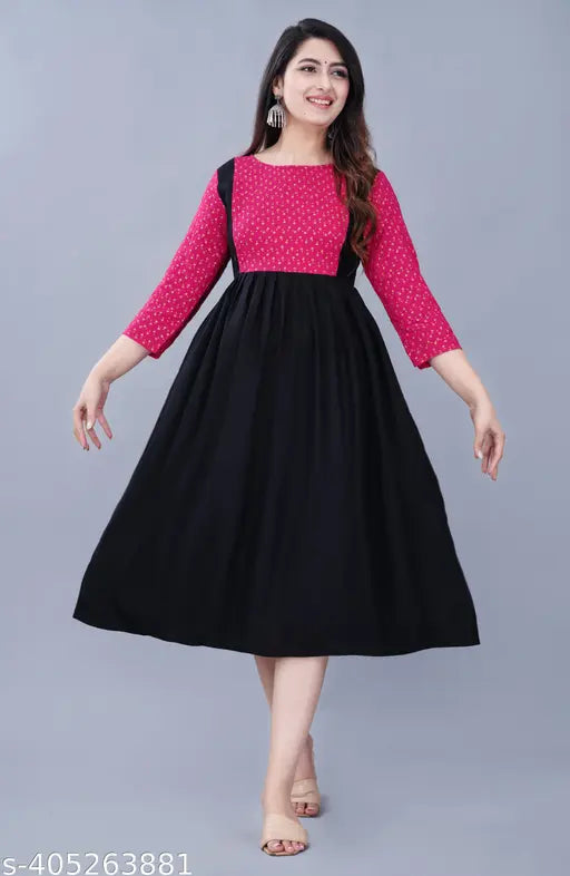 Women's rayon anarkali-print maternity feeding kurti with both side zip, three-quarter sleeves, available in sizes M, L, XL, XXL