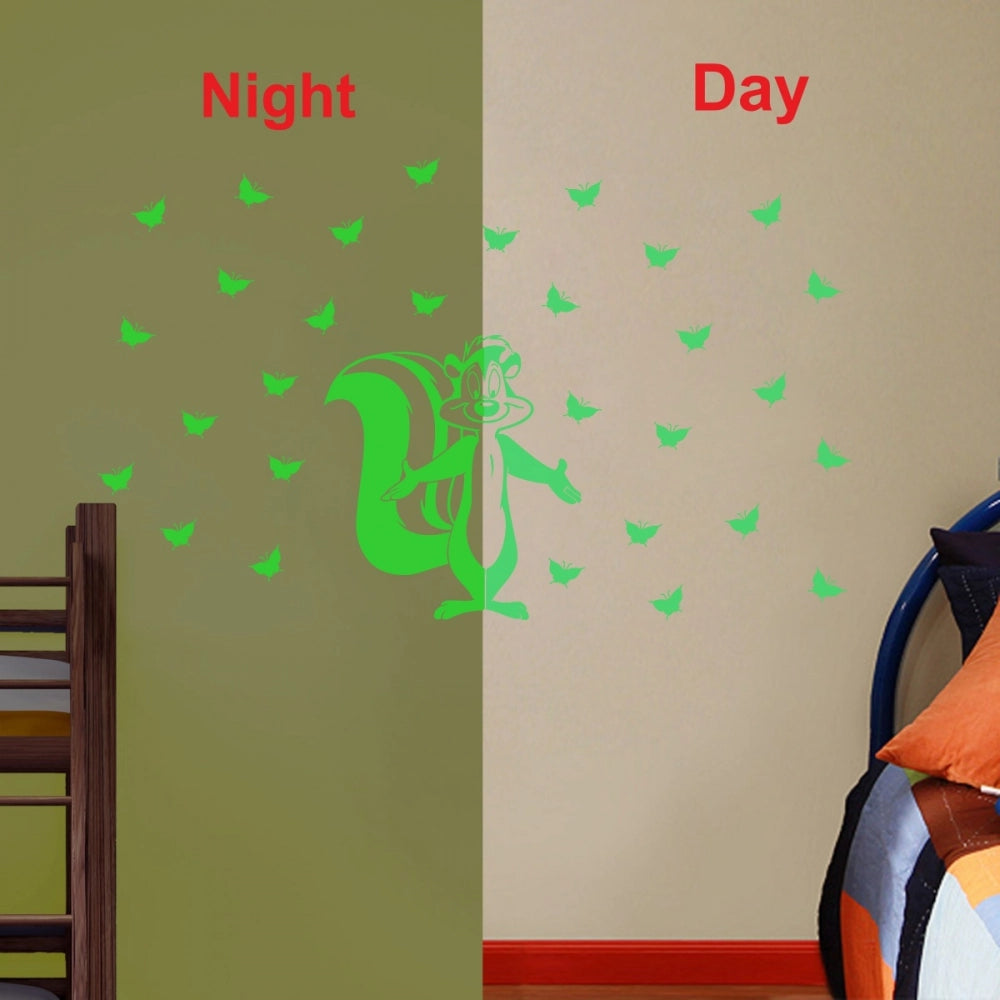 Green vinyl radium wall sticker for kid's room decor, peel-and-stick, 60x37cm size. Calming and relaxing bedroom accessory