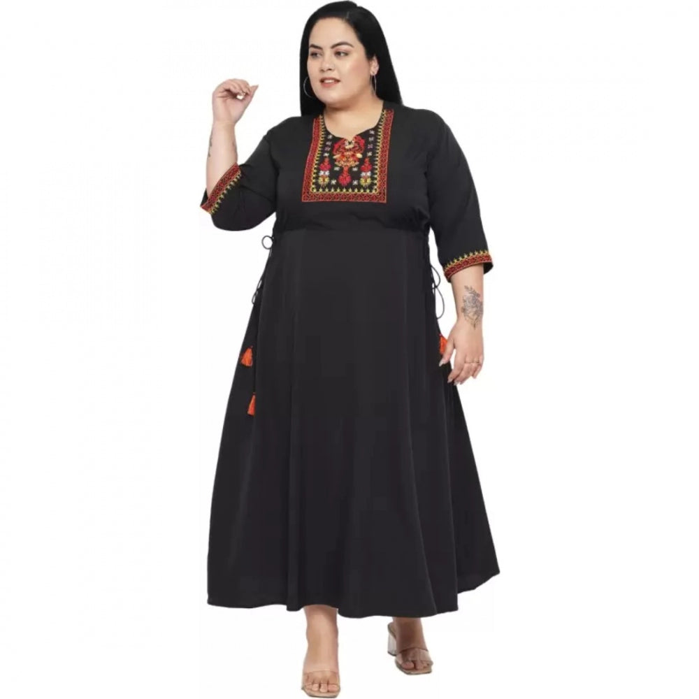 Black polyester fit-and-flare dress for women, 3/4 sleeve, round neckline - ideal for casual occasions