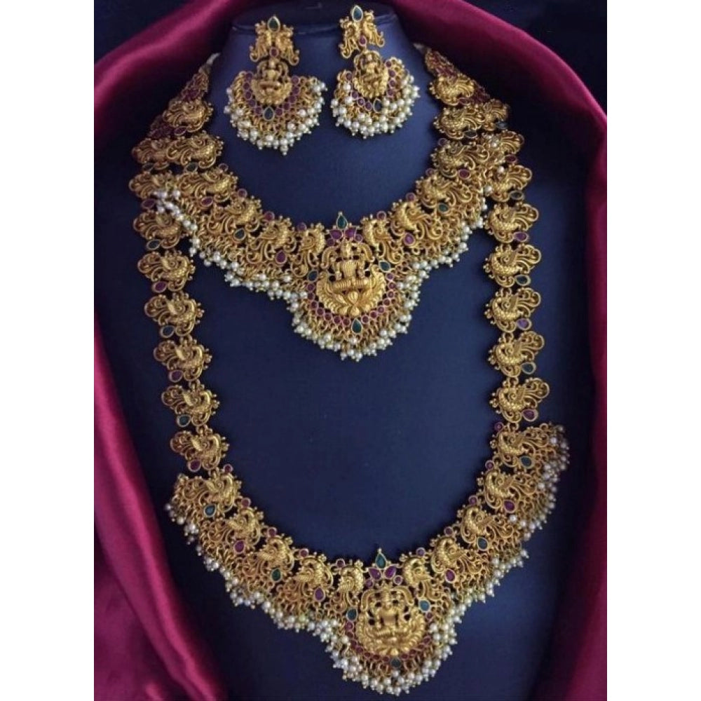 Gold-plated brass women's jewelry set, elegant combination of necklace & earrings on display stand