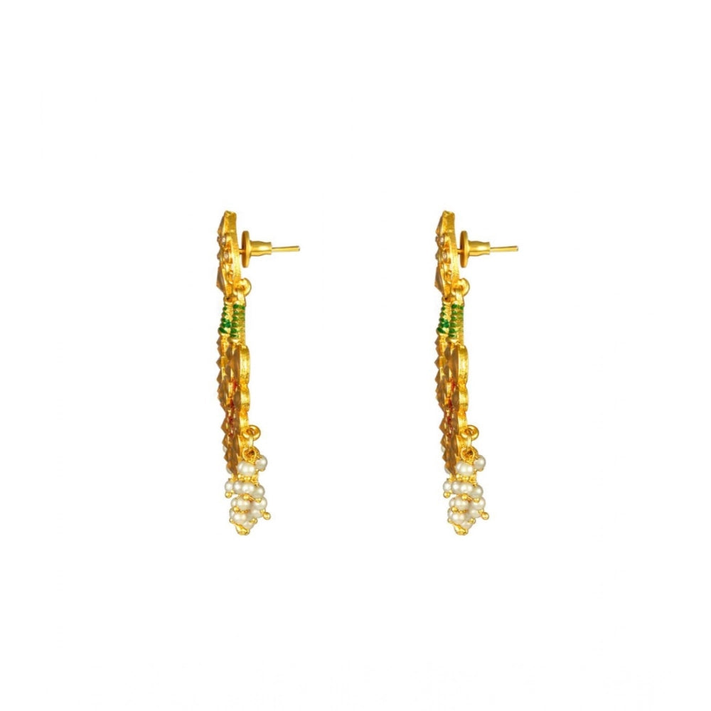Rose gold plated alloy Kundan earrings & Mangtikka in red and green for women, intricate design on display stand