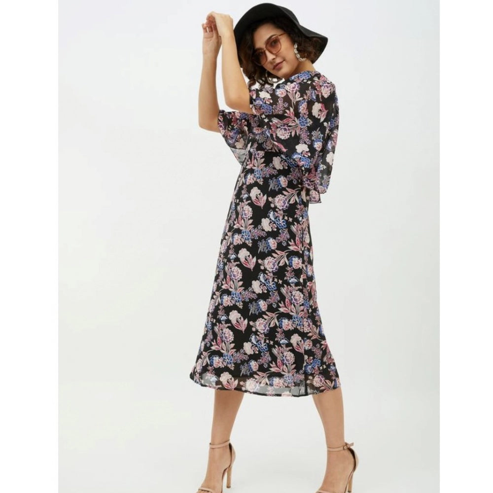 Multicolor polyester chain print cap sleeve calf-length dress with v-neck, on model