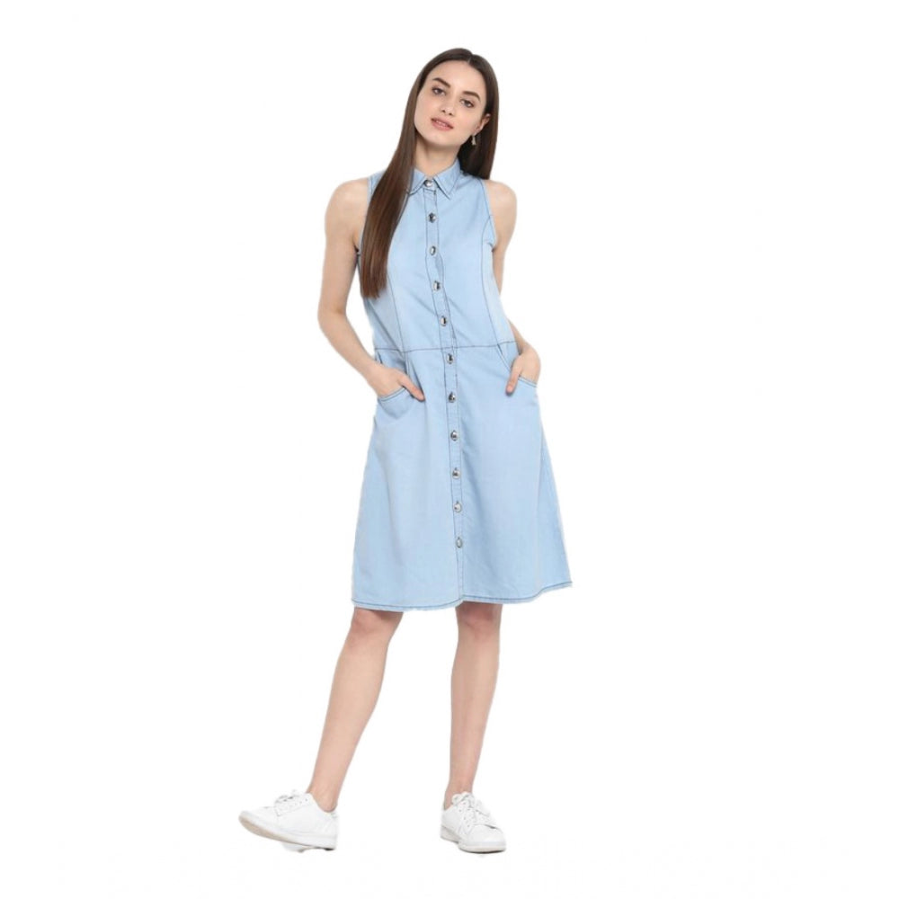 Blue denim women's sleeveless below-knee dress, solid pattern on mannequin