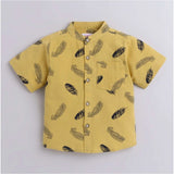 Yellow cotton blend boy's short sleeve shirt & shorts set, printed design