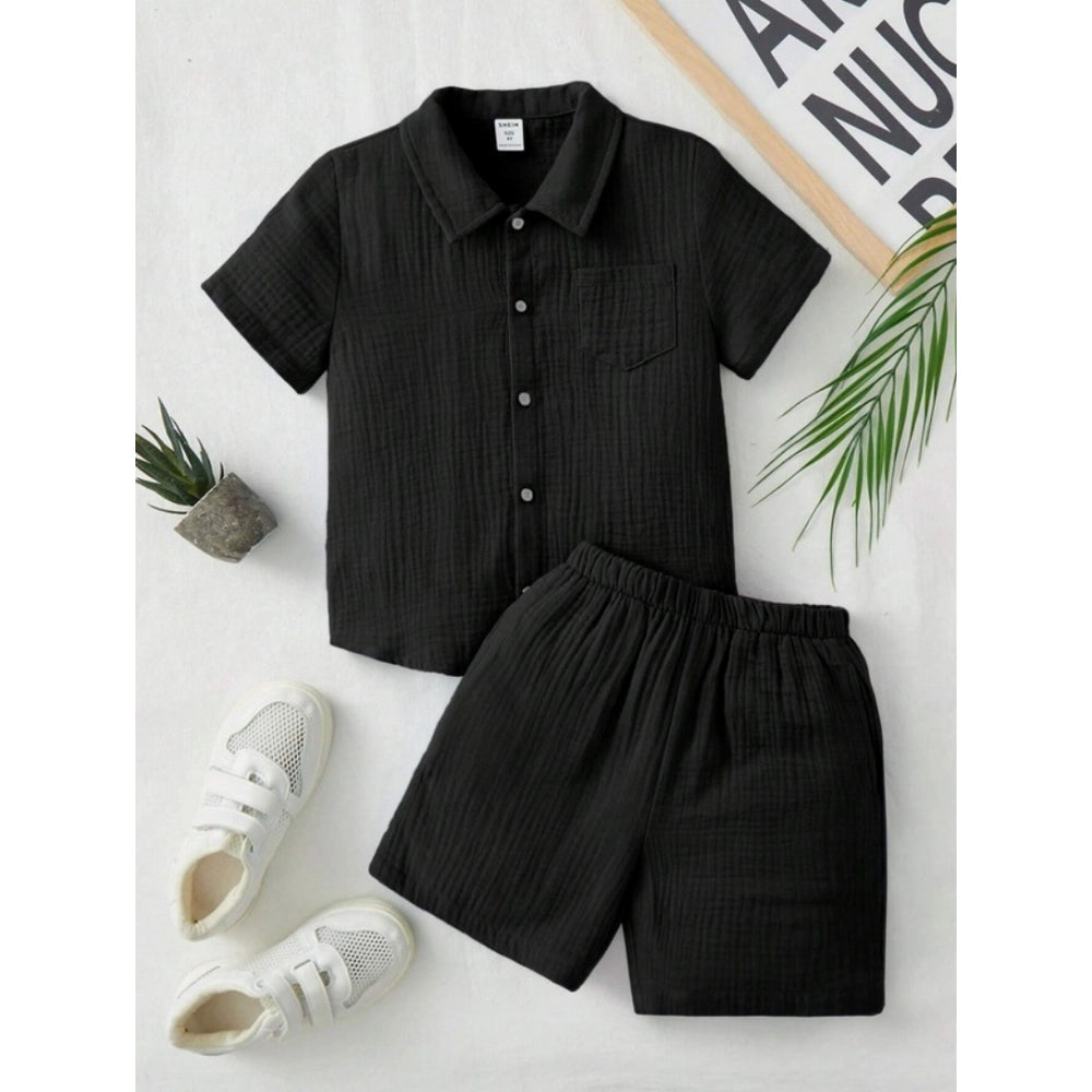 Black popcorn solid shirt & shorts set for boys, collared short sleeves on a solid pattern