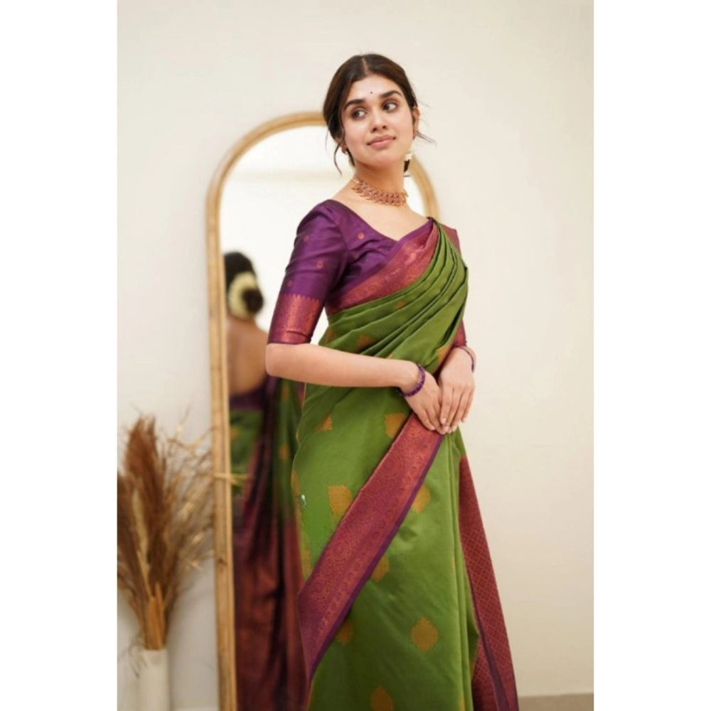 Green silk printed saree with unstitched blouse (5.5Mtr)