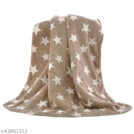 Soft, fleece polka-net baby blanket set for all seasons, includes 2 sleeping bags - ideal for both boys and girls in mild winter, India origin