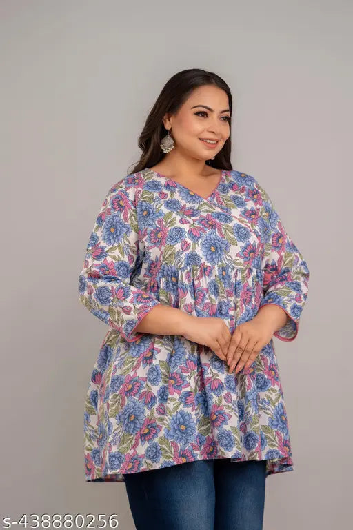 Printed plus size rayon white short kurti, flared design for India fashion, XXXL (Bust Size: 46 in)