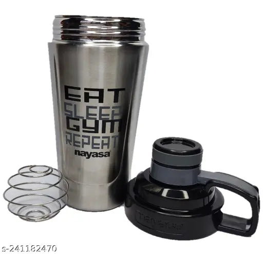 Green stainless steel gym shaker, 900ml capacity with leak-proof technology, ideal for protein shakes