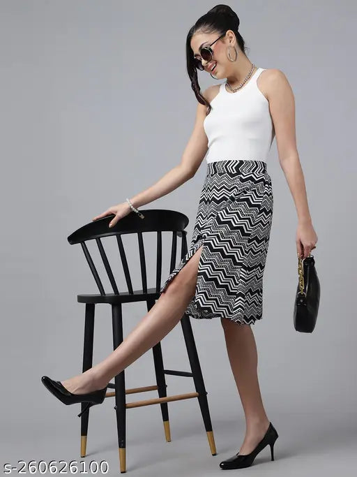 Printed polyester knee-length skirt, flared design, sizes 26, 28, 30, 32 (India origin)