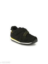 Black leather TUSKEY boys sneakers with Velcro fastening and black net pattern, size 17 for children aged 4.5 to 5 years