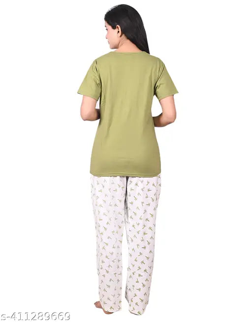 Cotton night suit t-shirt & pyjama set, printed pattern, short sleeves, regular fit, suitable for L (40in bust, 27in top, 27in waist, 40in bottom), XL (42in bust, 28in top, 28in waist, 41in bottom), XXL (44in bust, 29in top, 29in waist, 42in bottom). Made in India