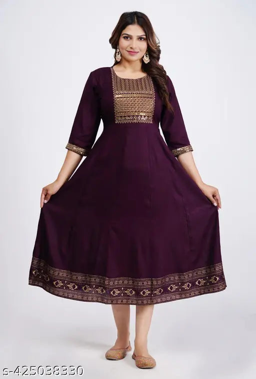 Rayon kurti and dupatta set, solid design for women's fashion, three-quarter sleeves, India origin