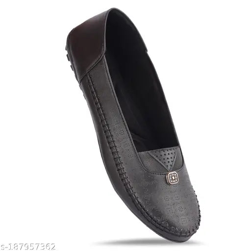 Synthetic leather printed Acefit Women's Fashionable Bellies, closed back with Indian sizes IND-5, IND-6, IND-7, IND-8 originating from India