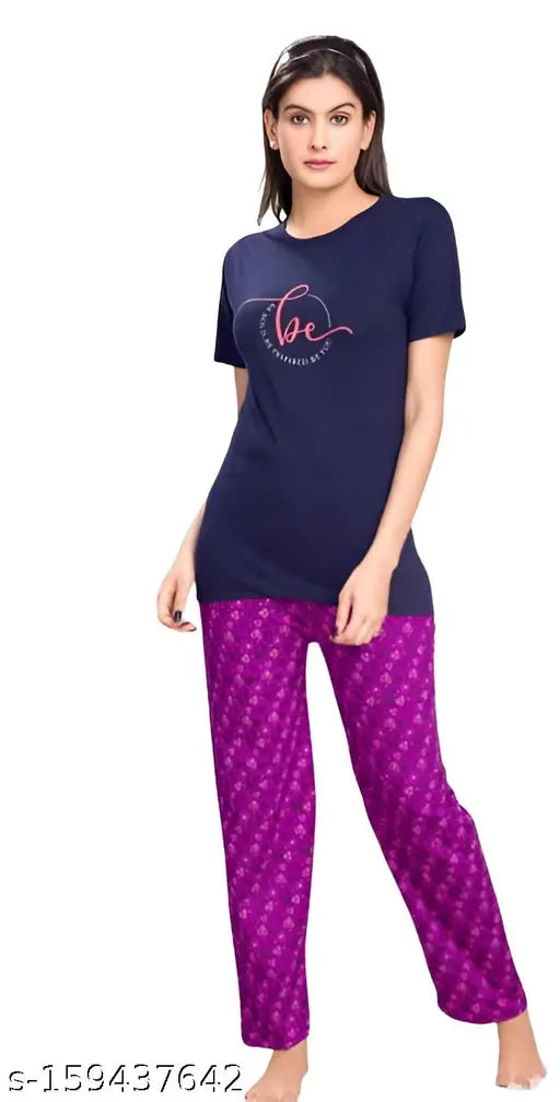 Attractive cotton night suits for women, short-sleeved t-shirt pyjamas with printed pattern, 100% cotton, bio wash cloth, sizes S-XXL, origin India
