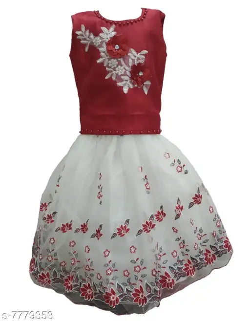 Jute cotton and net embroidered Diva Girls lehanga cholis with short sleeves, featuring gota work lehenga and solid pattern dupatta