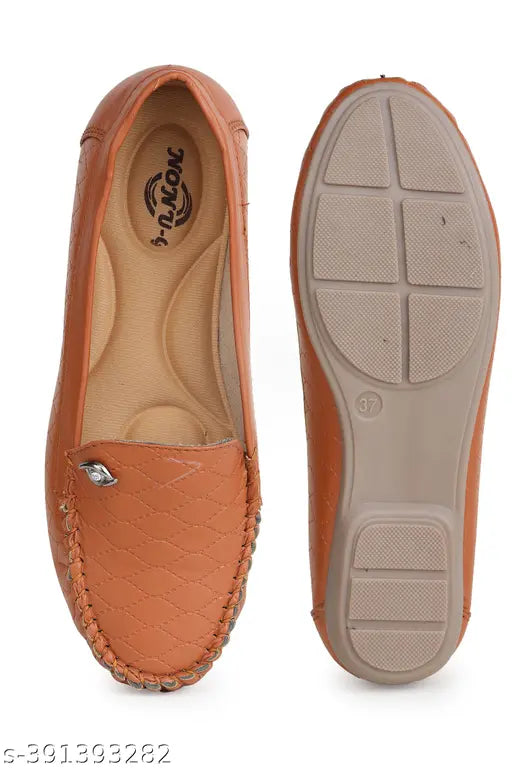 Synthetic leather bellies for girls and women, memory foam insole, Indian traditionally handcrafted. Stylish and comfortable luxury-looking flats with buckle fastening