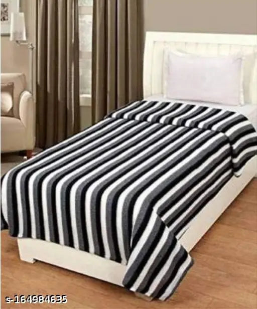 Striped black and white fleece blanket, Wavva polyester blend 500TC, pack of 2