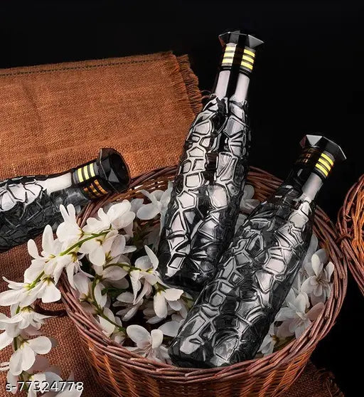 Zig-Zag pattern plastic water bottles, 1000ml for fridge, home office, gym, school. Set of 6