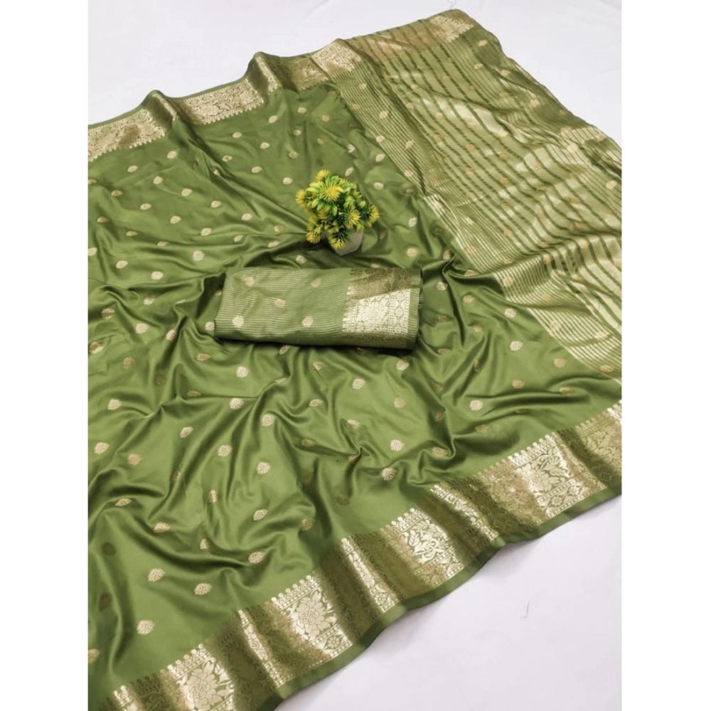 Green jacquard silk saree with unstitched blouse, intricate jacquard woven pattern for women's traditional Indian wear